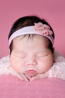 拍摄新生婴儿熟睡图片壁纸