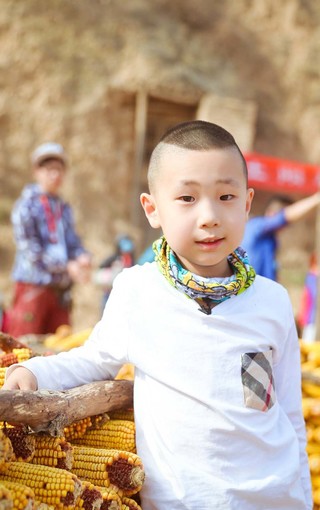 可爱壁纸 爸爸去哪儿3林大竣高清壁纸扫描二维码下载